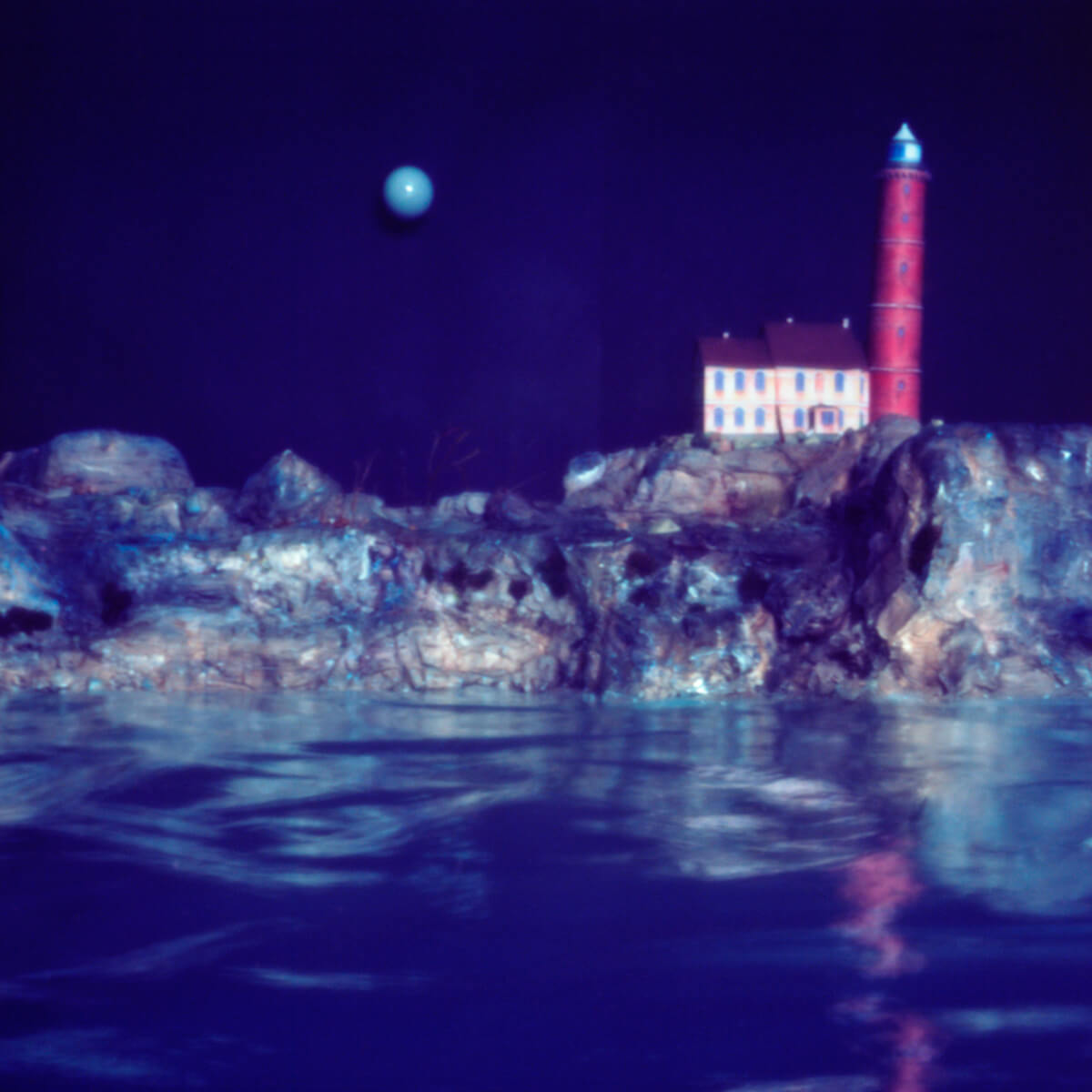 Anleitung zum Austausch der Sonne, wenn Sie erlischt - pinhole photography 6x6 - Kodak Ektar 100 - 2 of 6 - by Sebastian Grochocki